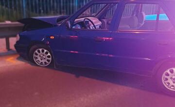 FOTO: Opitý 16-ročný mladík z Banskej Bystrice havaroval na cudzom aute