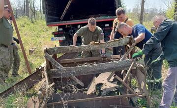 FOTO: Pri zaniknutých obciach na strednom Slovensku našli starú vojenskú techniku