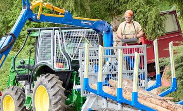 FOTO: Študenti lesníckej školy v Banskej Štiavnici dostali novú techniku