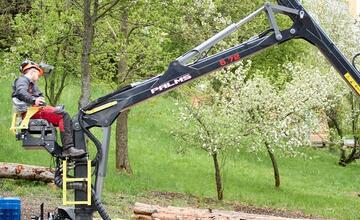 FOTO: Študenti lesníckej školy v Banskej Štiavnici dostali novú techniku