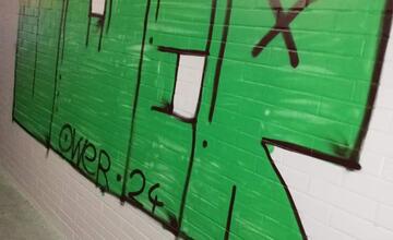 FOTO: Vandali opäť zničili podchod v Banskej Bystrici