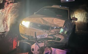 FOTO: V banskobystrickej železničnej stanici stojí protidrogový vlak