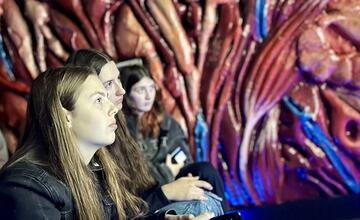 FOTO: V banskobystrickej železničnej stanici stojí protidrogový vlak