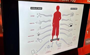 FOTO: V banskobystrickej železničnej stanici stojí protidrogový vlak