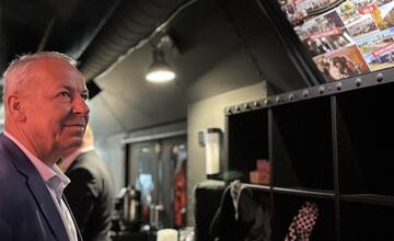 FOTO: V banskobystrickej železničnej stanici stojí protidrogový vlak