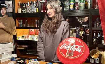 FOTO: V banskobystrickej železničnej stanici stojí protidrogový vlak