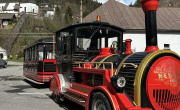 FOTO: Do ulíc v Banskej Bystrici sa vráti obľúbený turistický vláčik