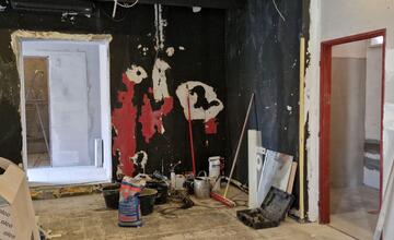 FOTO: Žiar nad Hronom otvorí autobusovú čakáreň, ktorá vznikla z bývalej herne