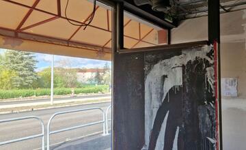 FOTO: Žiar nad Hronom otvorí autobusovú čakáreň, ktorá vznikla z bývalej herne