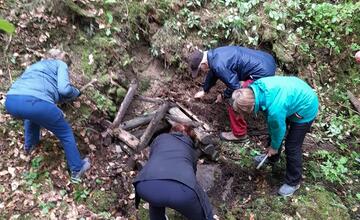 FOTO: Obnova studničky v hriňovskom Uhlisku
