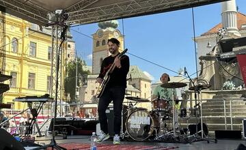 FOTO: Námestie SNP zaplavil dav ľudí. Banskobystričania si užívali bohatý program