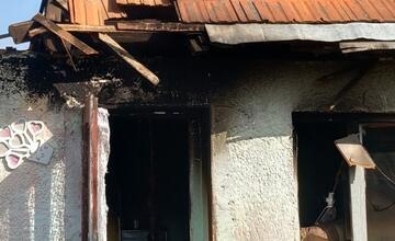 FOTO: Terézii z Prenčova zhorel dom. V ťažkej situácii jej chce pomôcť obec