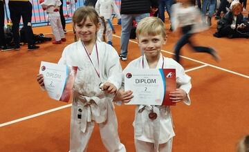 FOTO: Karate klub MŠK Žiar nad Hronom získal viaceré medaily