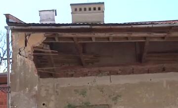 FOTO: V Banskej Štiavnici sa zrútila významná budova. Študoval v nej aj Andrej Sládkovič