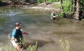 FOTO: Z riek pod Poľanou sa vyzbierali 3 tony odpadu