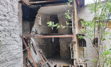 FOTO: Vnútorné priestory starej budovy v Banskej Štiavnici sa rozpadajú