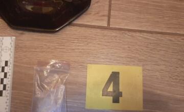 FOTO: Policajti zadržali v Klenovci osoby podozrivé z drogovej trestnej činnosti