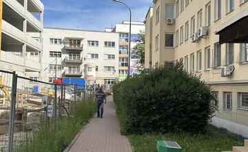 FOTO: Bystričania, vo štvrtok sa vyhnite tomuto chodníku. Bude uzatvorený