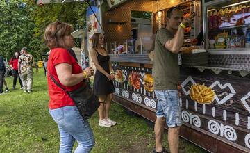Žiarsky park ožil. Zaplnili ho priaznivci dobrého vína