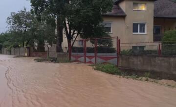 FOTO: Búrka napáchala v dedine pri Rimavskej Sobote veľké škody
