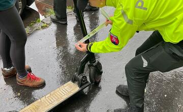 FOTO: Policajti kontrolovali chodcov a cyklistov v Banskobystrickom kraji