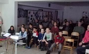 FOTO: Ako prebieha lesná pedagogika? Žiaci vymenili školskú triedu za les