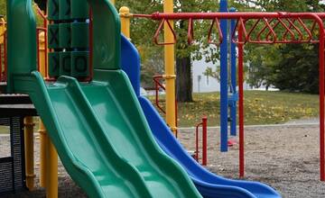 FOTO: chýbajúce konštrukcie pre deti na ihriskách