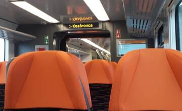 FOTO: Presuny cestujúcich na náhradné spoje