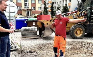 FOTO: Výstavba parkovacích miest v Podlaviciach