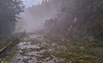 FOTO: Breznom sa prehnala búrka s krupobitím. Mesto je v pozore