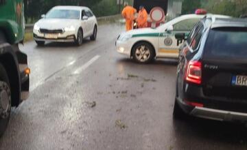 FOTO: Breznom sa prehnala búrka s krupobitím. Mesto je v pozore