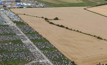 FOTO: Na festival budú prichádzať stovky áut z troch smerov
