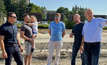 FOTO: Výstavba nového skateparku na Tajovského ulici 