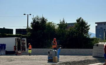 FOTO: Výstavba nového skateparku na Tajovského ulici 