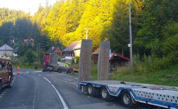 FOTO: Havária dvoch nákladných áut v obci Jarabá