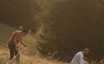 FOTO: Už šiesty rok dobrovoľníci kosili Kopanecké lúky