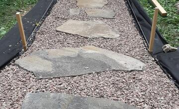 FOTO: Komunitná záhrada Poľná prechádza úžasnou zmenou. Sú za tým iniciatívni Radvančania