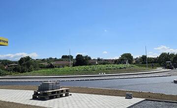 FOTO: Práce na kruhovom objazde na Rákoši napredujú. Pozrite si aktuálne zábery