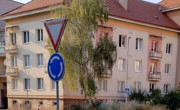 FOTO: Práce na kruhovom objazde pokračujú