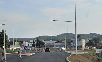 FOTO: Zvolenský kruhový objazd na Rákoši čoskoro dokončia. Pozrite si aktuálne fotografie