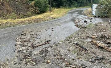 FOTO: Búrka potrápila aj Žarnovicu. Pozrite si, kde pomáhali miestni hasiči