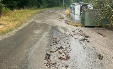 FOTO: Búrka potrápila aj Žarnovicu. Pozrite si, kde pomáhali miestni hasiči