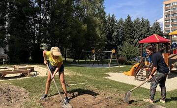 FOTO: Na sídlisku sa osadilo nové sedenie