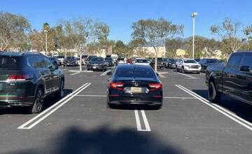 FOTO: Vtipné fotografie nezvládnutého parkovania