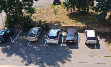 FOTO: Vtipné fotografie nezvládnutého parkovania