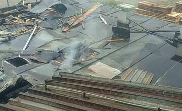 FOTO: V obci pri Krupine horela píla. Nikto sa nezranil, škody sú státisícové