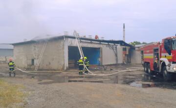 FOTO: V obci pri Krupine horela píla. Nikto sa nezranil, škody sú státisícové