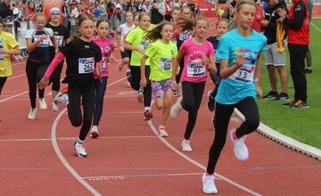 FOTO: Na atletickom štadióne na Štiavničkách súťažili najmenší atléti