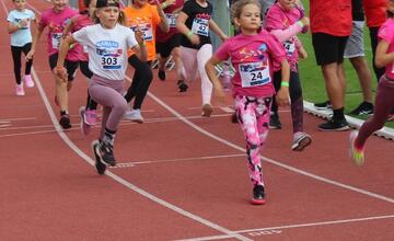 FOTO: Na atletickom štadióne na Štiavničkách súťažili najmenší atléti