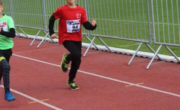 FOTO: Na atletickom štadióne na Štiavničkách súťažili najmenší atléti
